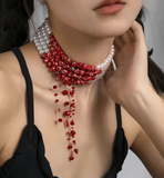Collar de perlas con sangre falsa para disfraz  - Halloween Collection