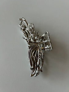 Pinza metálica plateada #76