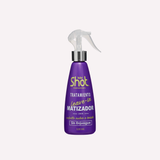 leave in matizador para cabello, tratamiento leave in matizador, matizador para cabello, tratamiento matizador, leave in para cabello, tratamiento sin enjuague, shampoo matizador alternativo, matizador para cabello rubio, matizador para cabello decolorado, neutralizador de tonos amarillos, neutralizador de tonos anaranjados, cuidado para cabello teñido, tratamiento para cabello rubio, tratamiento hidratante para cabello, control de frizz, Kolor Shot, tratamiento matizador Kolor Shot, leave in Kolor Shot