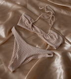 Traje de baño beige de 3 piezas con falda