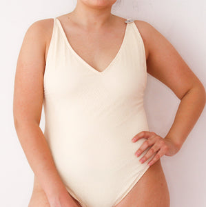 Traje de baño beige texturizado